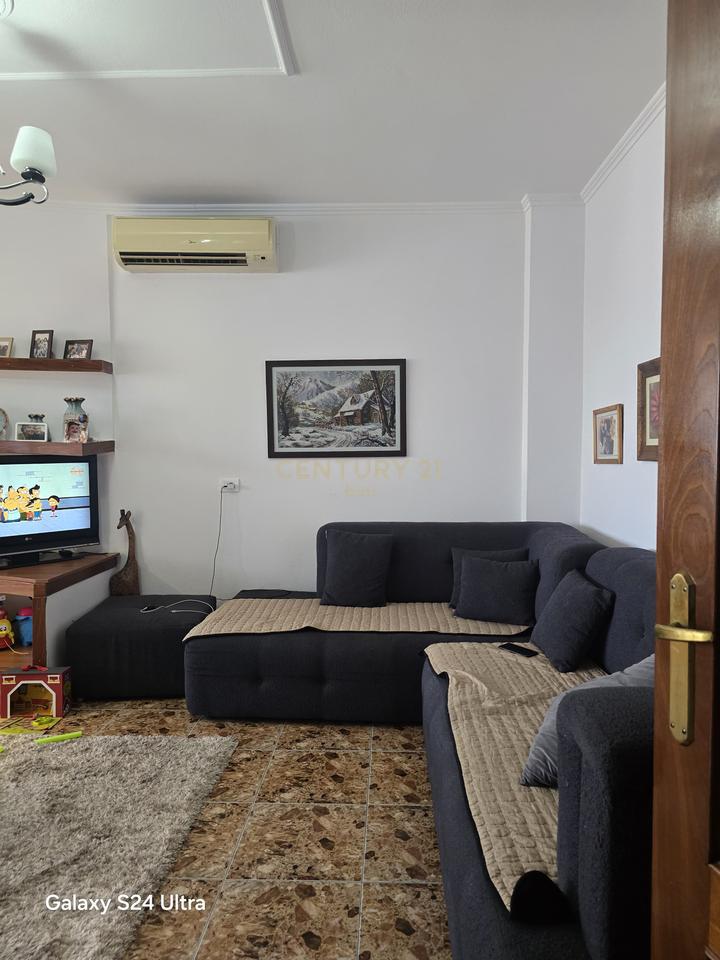 Apartament 2+1 me Verandë në Shitje në Durrës !