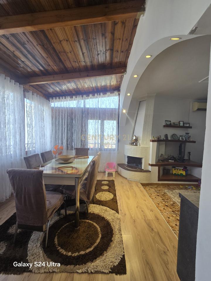 Apartament 2+1 me Verandë në Shitje në Durrës !