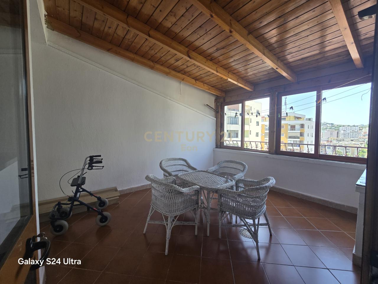 Apartament 2+1 me Verandë në Shitje në Durrës !