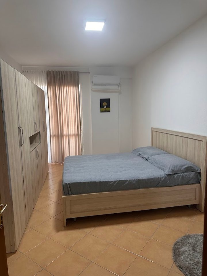 2+1 APARTMENT FOR RENT IN THE MUNICIPALITY OF PARIS NEAR KOSOVAREV STREET!