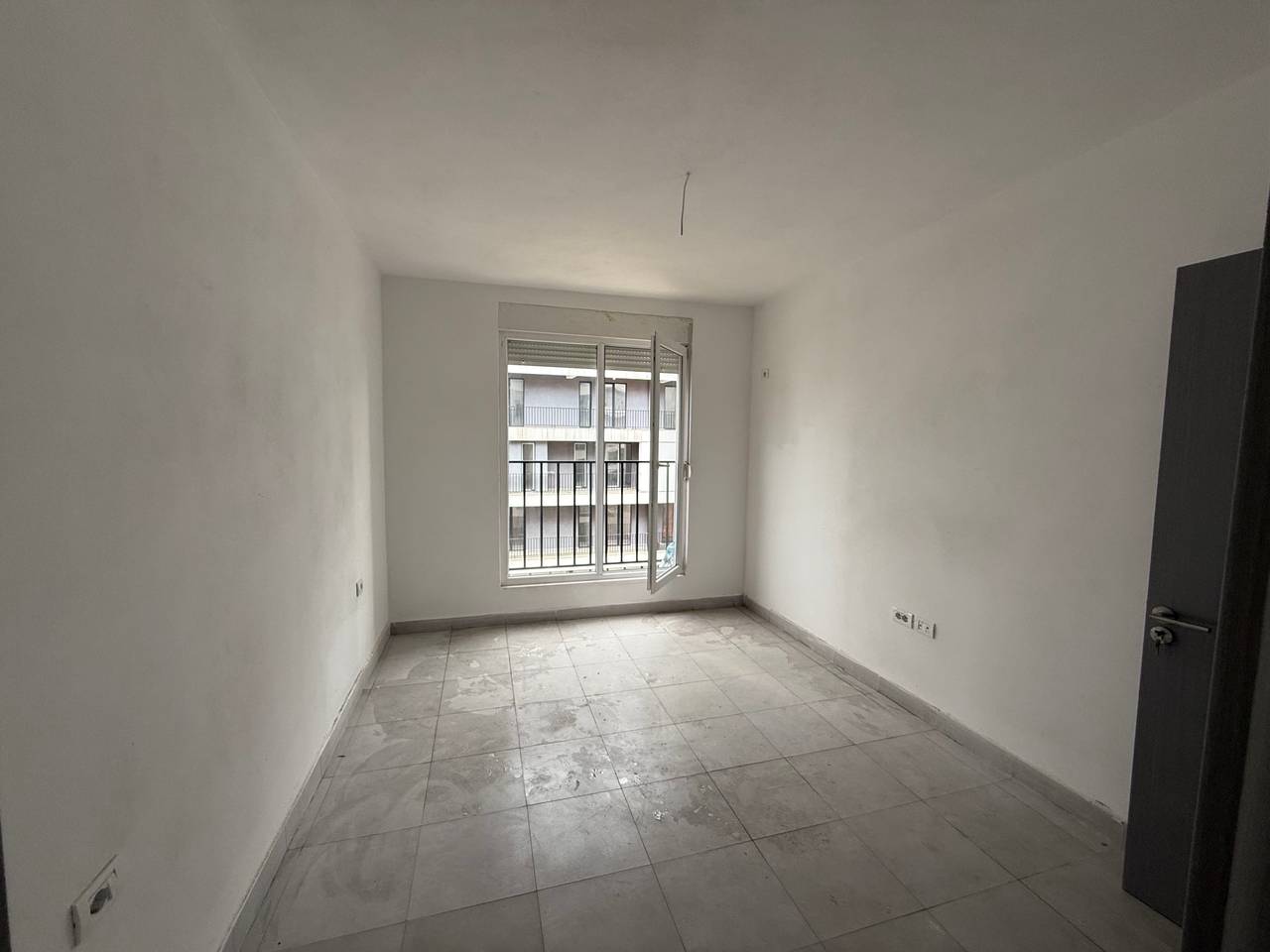 Appartamento 2+1+2 in affitto per residenza o ufficio vicino a 5 Maji