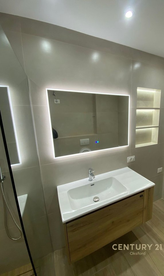 ASTIR, APARTAMENT PER QIRA 1+1 ME VERANDE