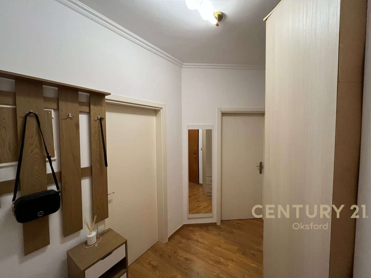 ASTIR, APARTAMENT PER QIRA 1+1 ME VERANDE