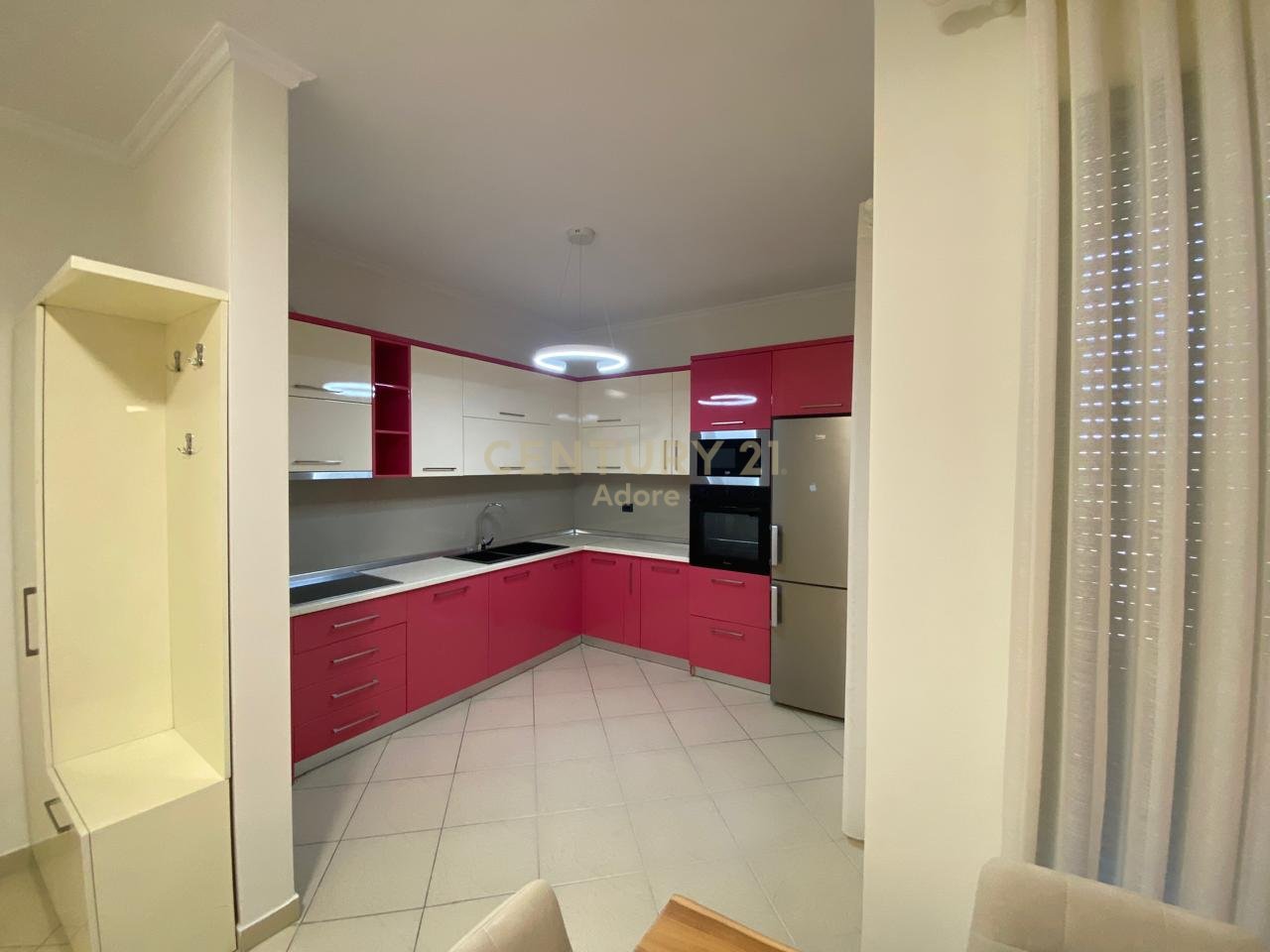 Apartament Modern 2+1+2 për Qira tek Rruga e Kosovareve!