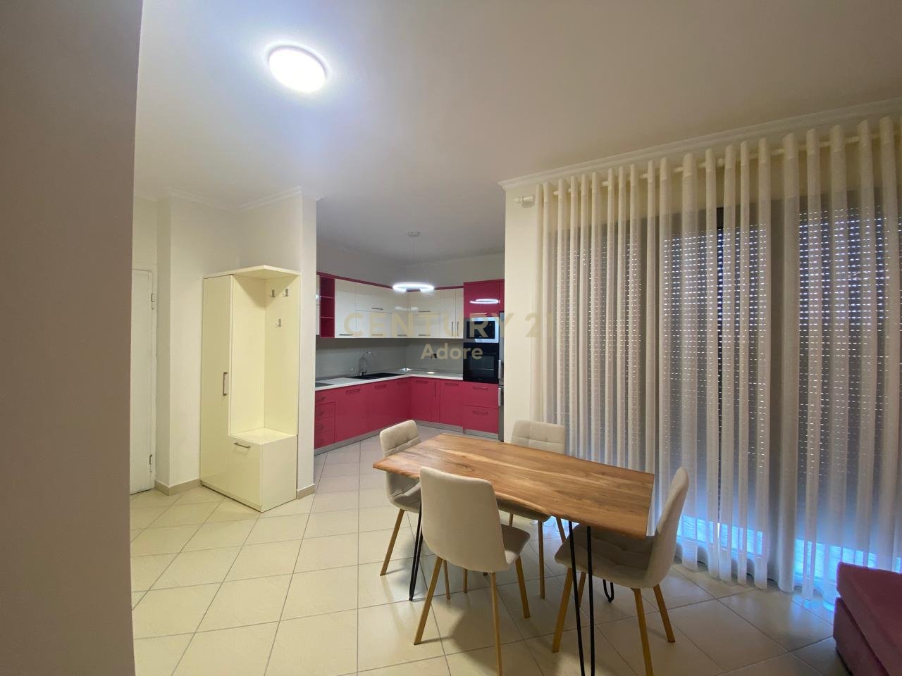 Apartament Modern 2+1+2 për Qira tek Rruga e Kosovareve!