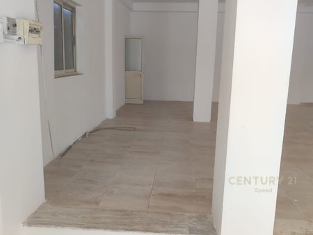 Commercial space for rent on 5 Maji Street!!