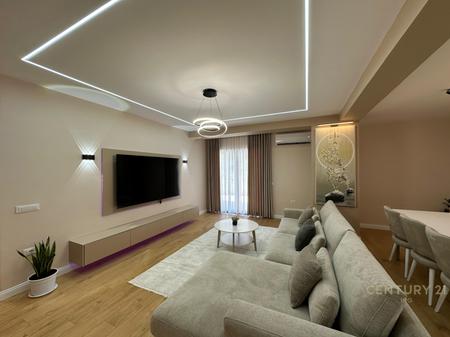 In affitto: appartamento di lusso 2+1+2+veranda presso Rezidenca Kodra e Diellit 2.