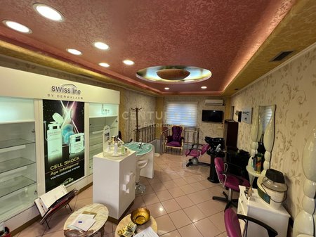 Ambiente in vendita in via Mine Peza
