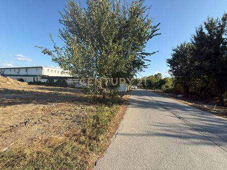 LAND FOR SALE, PLOT BY THE ROAD IN BERXULLE!