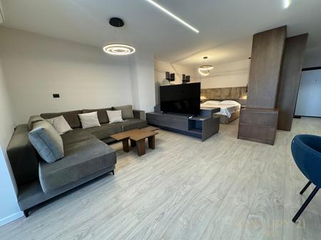 Apartament-studio me qira tek Pazari Ri!