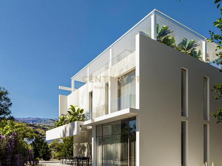 2 individual villas for sale at the Dry Lake
