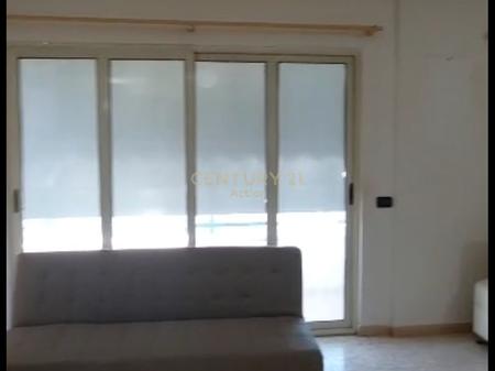 JEPET ME QIRA ZYRE/BANIM APARTAMENT 3+1+2,PAZARI I RI!