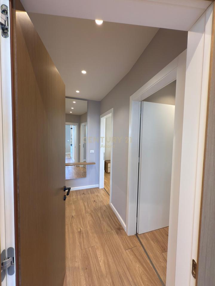 Apartament 2+1+Post Parkimi per Qira tek Liqeni i Tiranes!