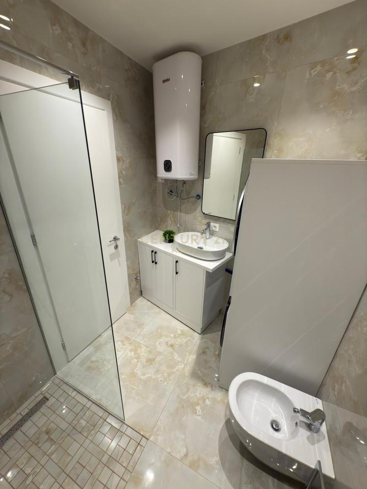 Apartament 2+1+Post Parkimi per Qira tek Liqeni i Tiranes!
