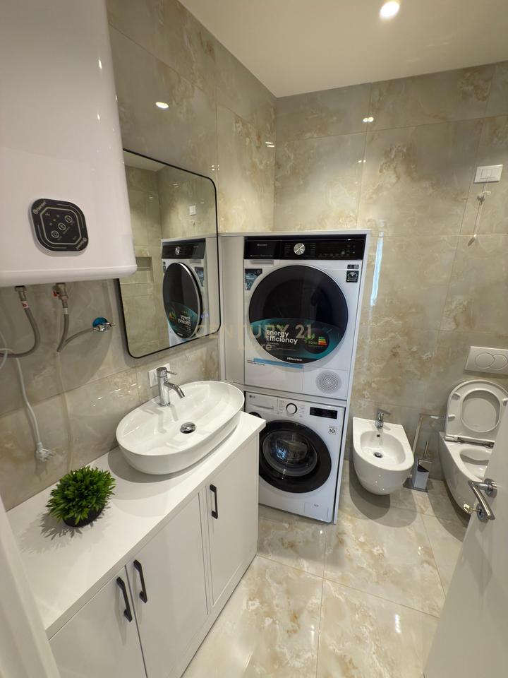 Apartament 2+1+Post Parkimi per Qira tek Liqeni i Tiranes!
