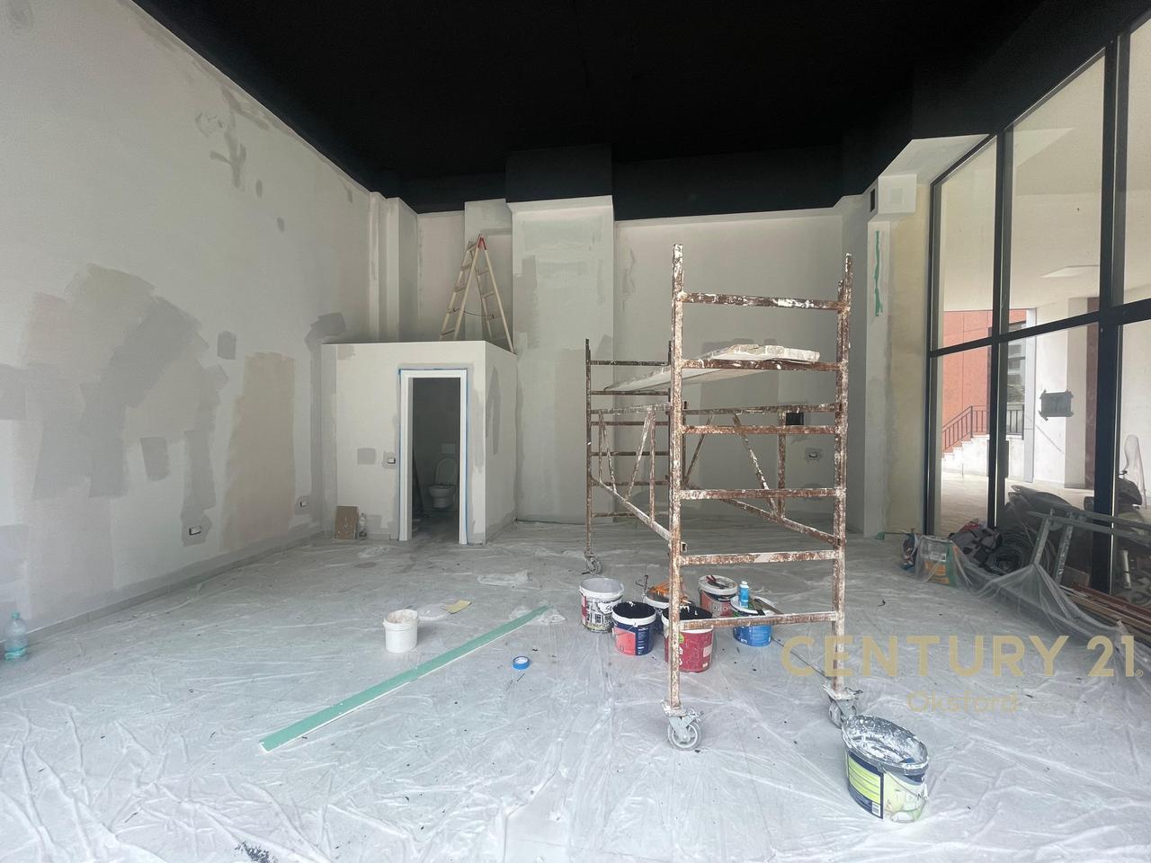 LOCALE COMMERCIALE IN AFFITTO AD ASTIR