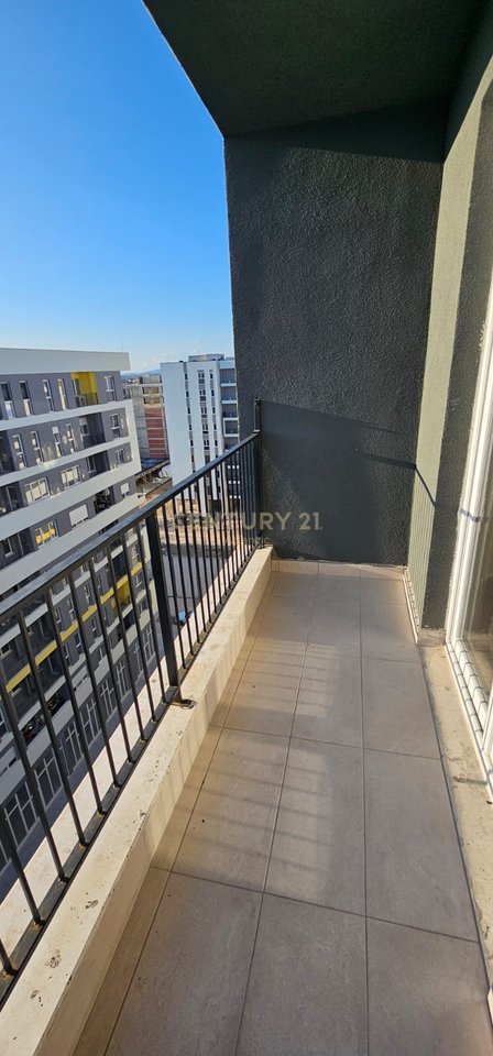 Apartament 2+1+2T në Shitje në Univers city prane Qendres Tregtare QTU, Tiranë