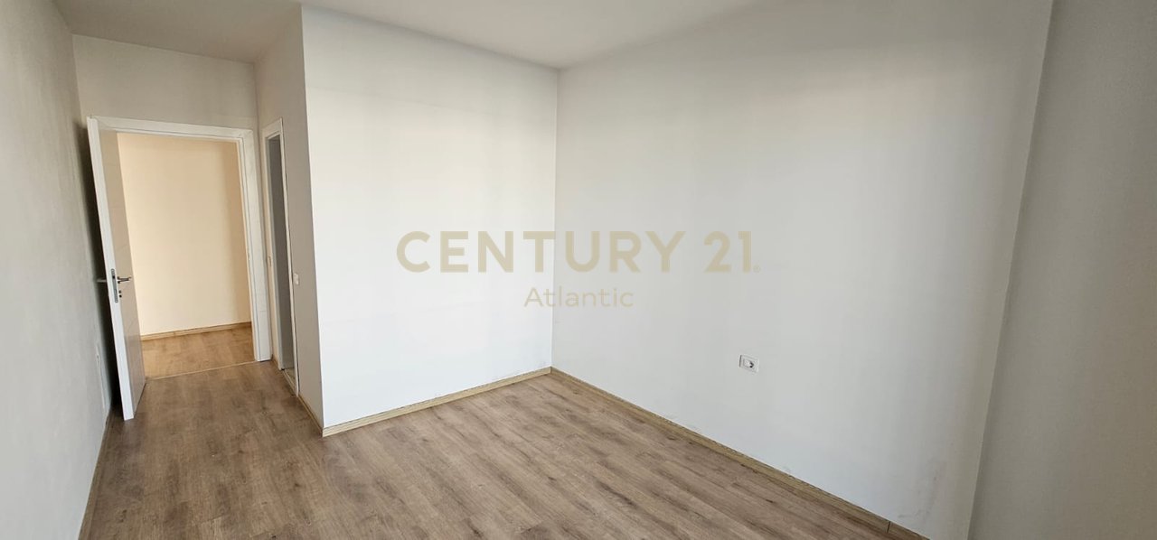 Apartament 2+1+2T në Shitje në Univers city prane Qendres Tregtare QTU, Tiranë
