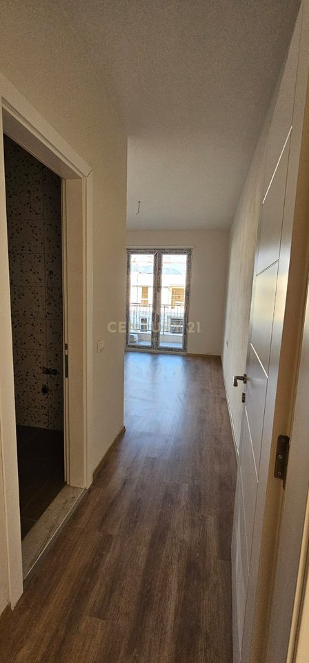 Apartament 2+1+2T në Shitje në Univers city prane Qendres Tregtare QTU, Tiranë