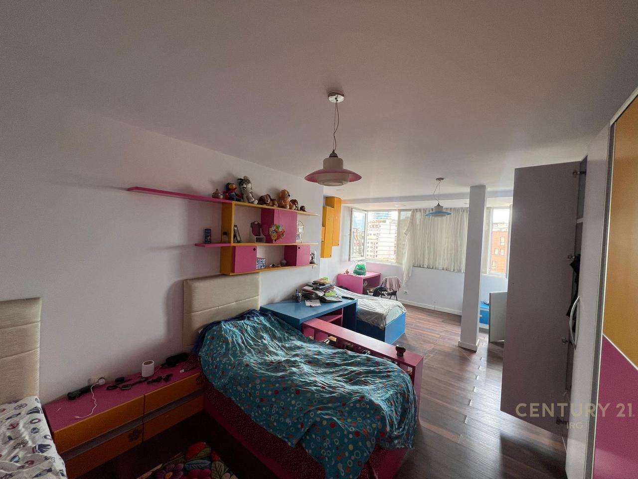 Shitet Apartament 2+1+2 te Selvia – Pallat i Ri me Ashensor