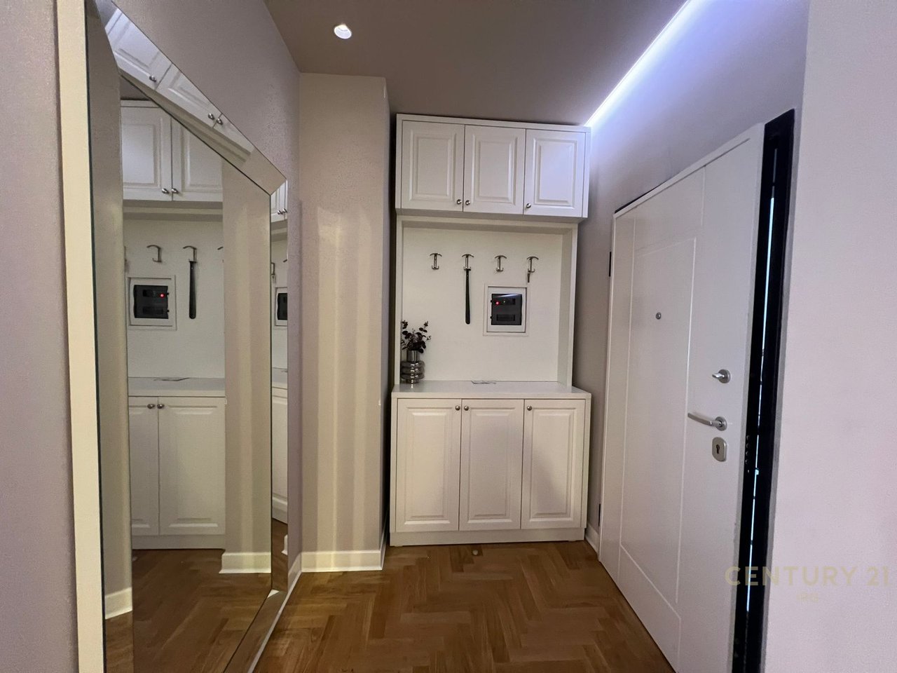 Modern 2+1 apartment with parking space in Delijorgji, for rent