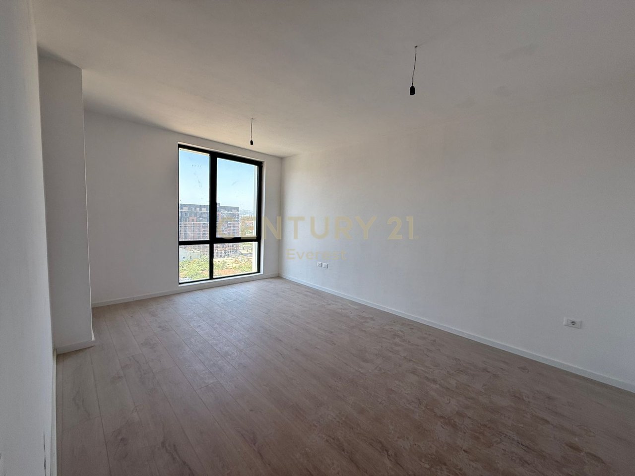 BULEVARDI I RI, JAPIM ME QIRA APARTAMENT 1+1