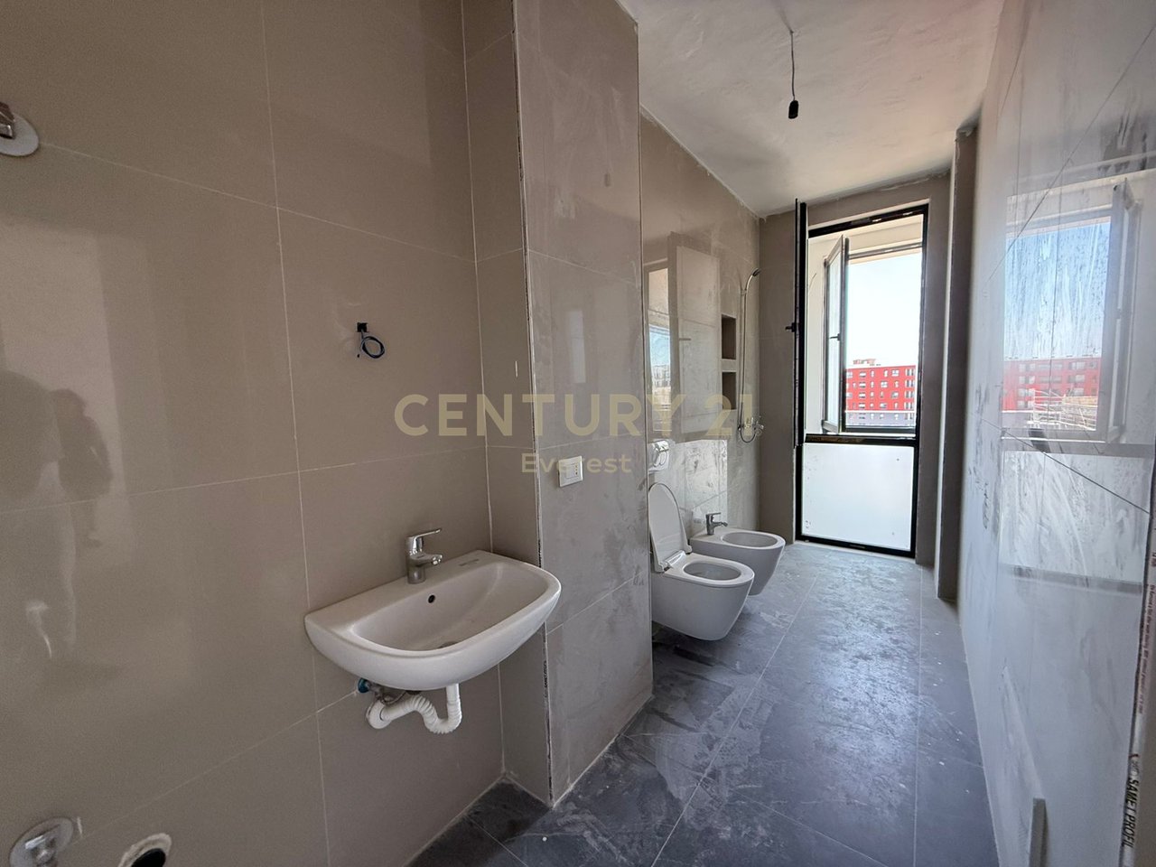 BULEVARDI I RI, JAPIM ME QIRA APARTAMENT 1+1