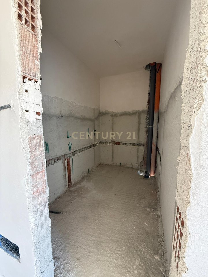 Studio për shitje