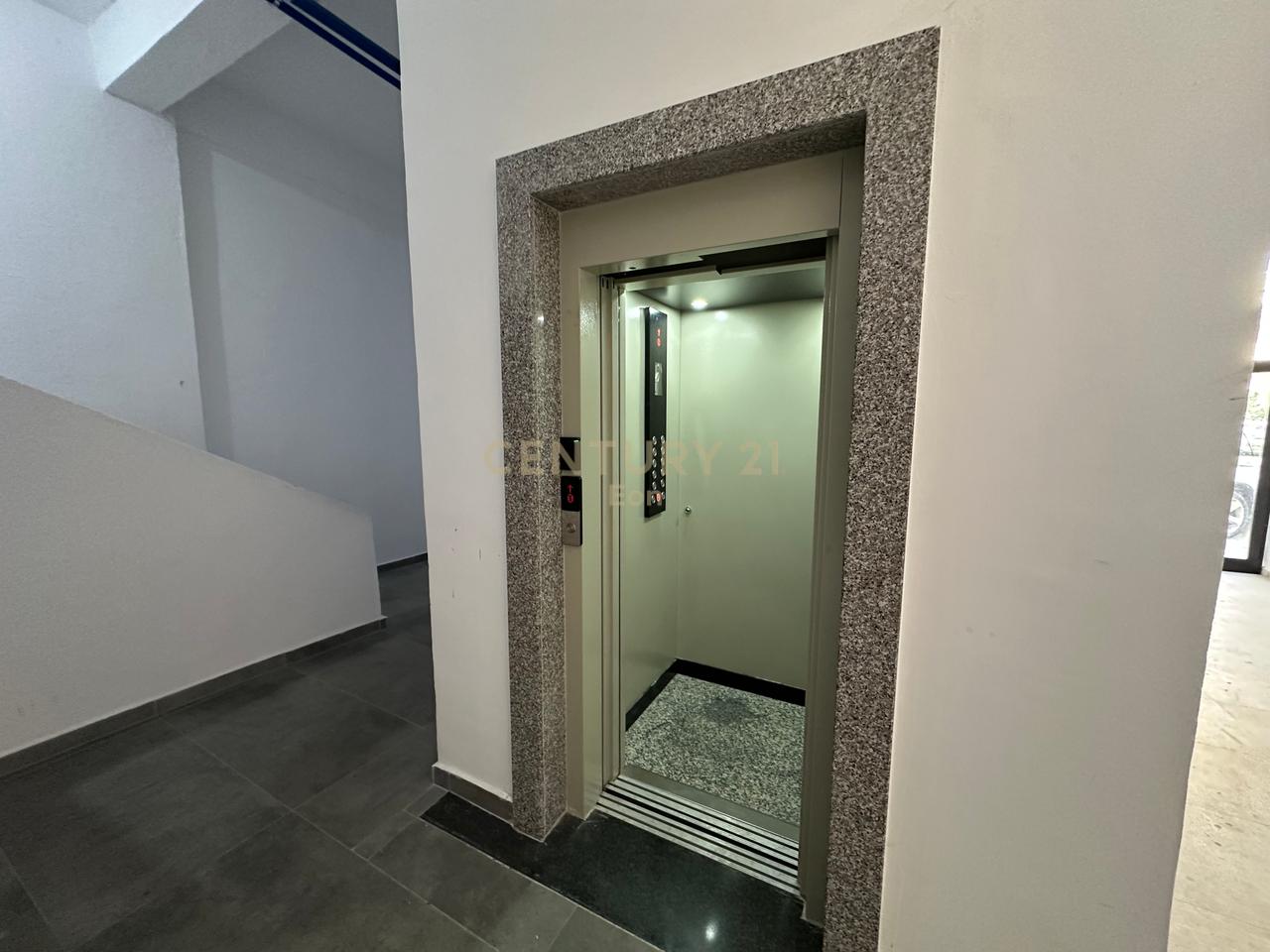 APPARTAMENTO 1+1 CON 70M2 IN VENDITA SULLA SPIAGGIA VICINO ALL'HOTEL ADRIATIK!