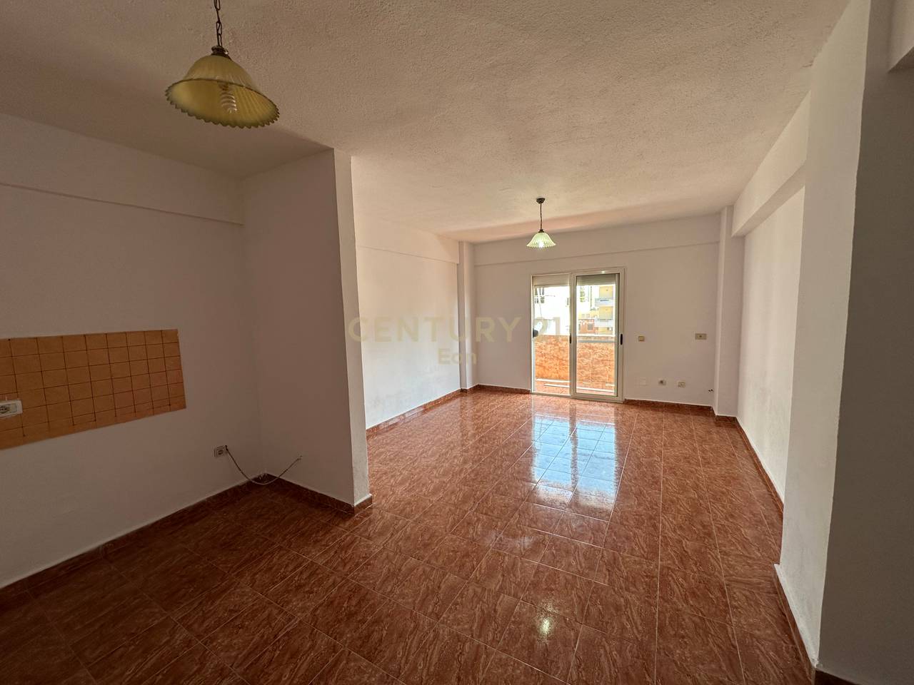 APPARTAMENTO 1+1 CON 70M2 IN VENDITA SULLA SPIAGGIA VICINO ALL'HOTEL ADRIATIK!