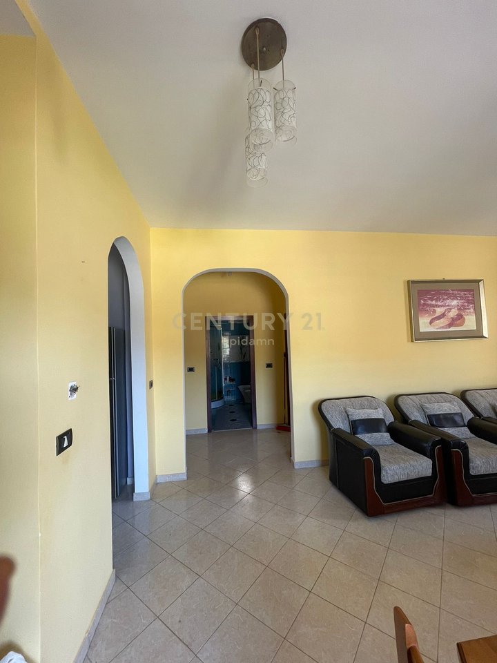 Shtëpi private Me Qira në Spitalle - 300€ | 188 m²