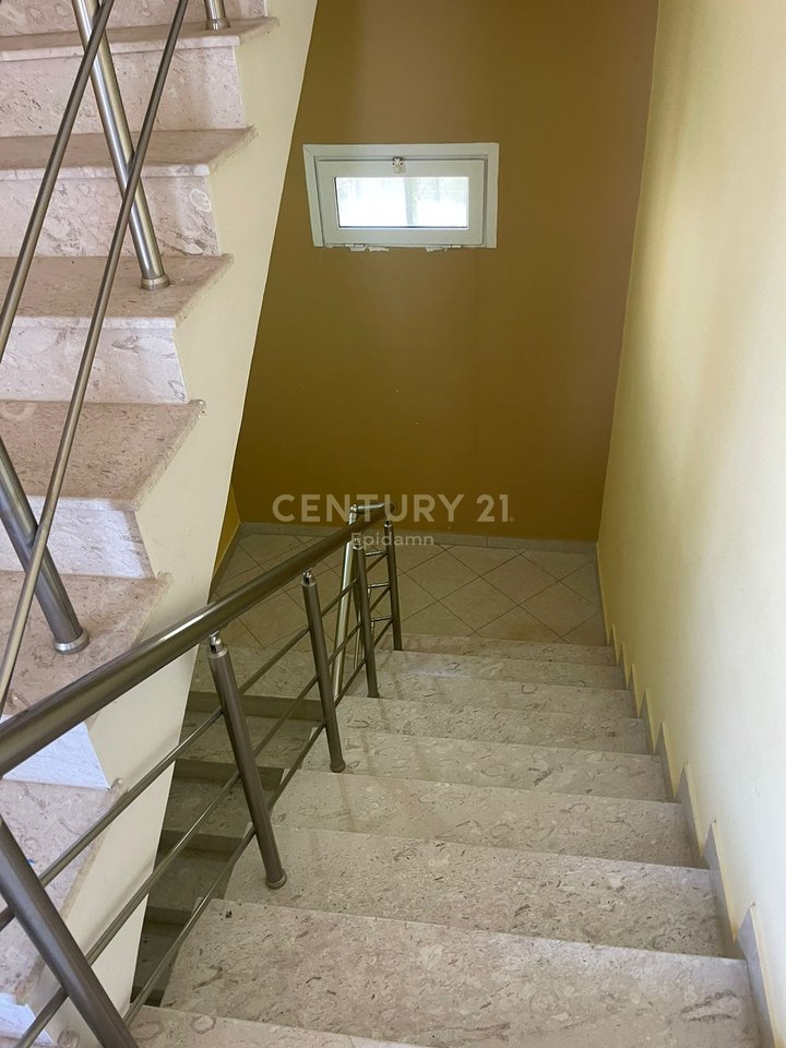 Shtëpi private Me Qira në Spitalle - 300€ | 188 m²