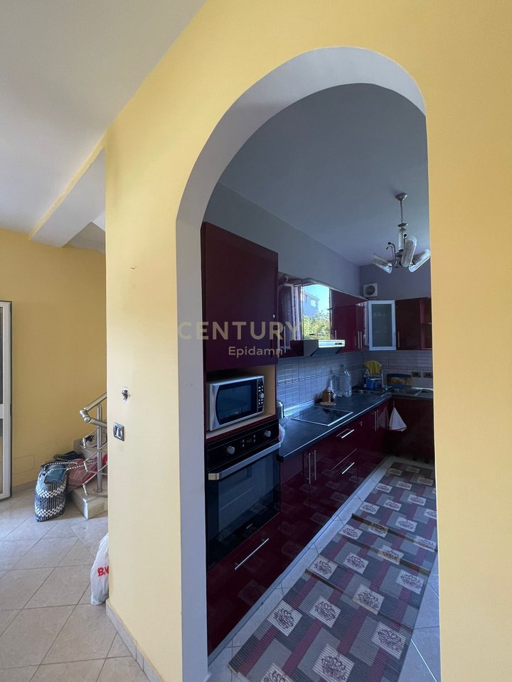 Shtëpi private Me Qira në Spitalle - 300€ | 188 m²