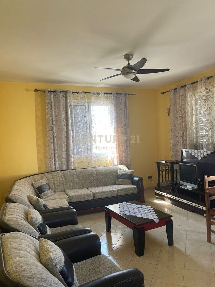 Shtëpi private Me Qira në Spitalle - 300€ | 188 m²