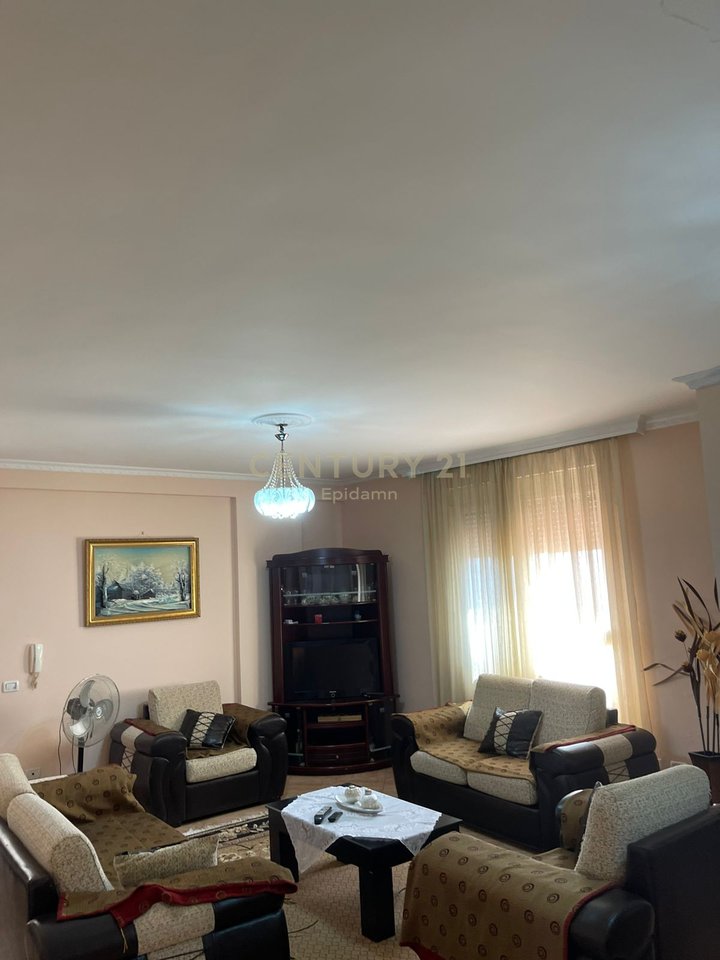 Appartamento 2+1 in affitto nel centro di Durrës!