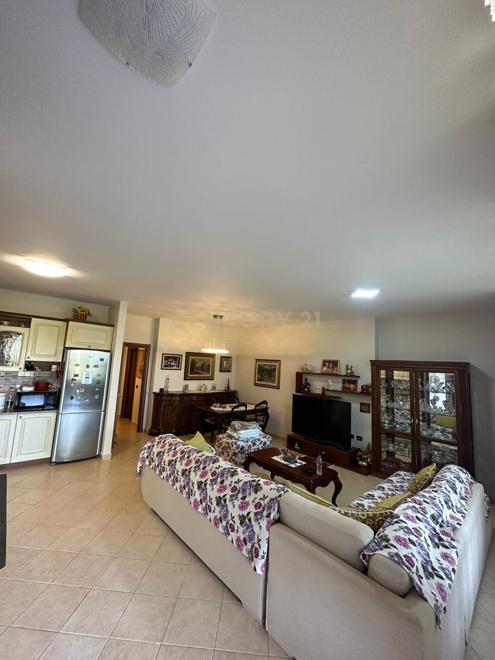 Apartament 2+1+2 Me Qira në Fresk