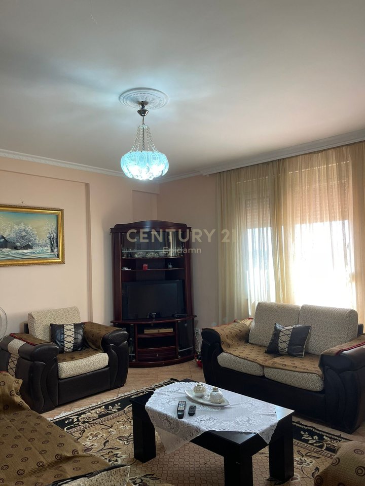 Appartamento 2+1 in affitto nel centro di Durrës!