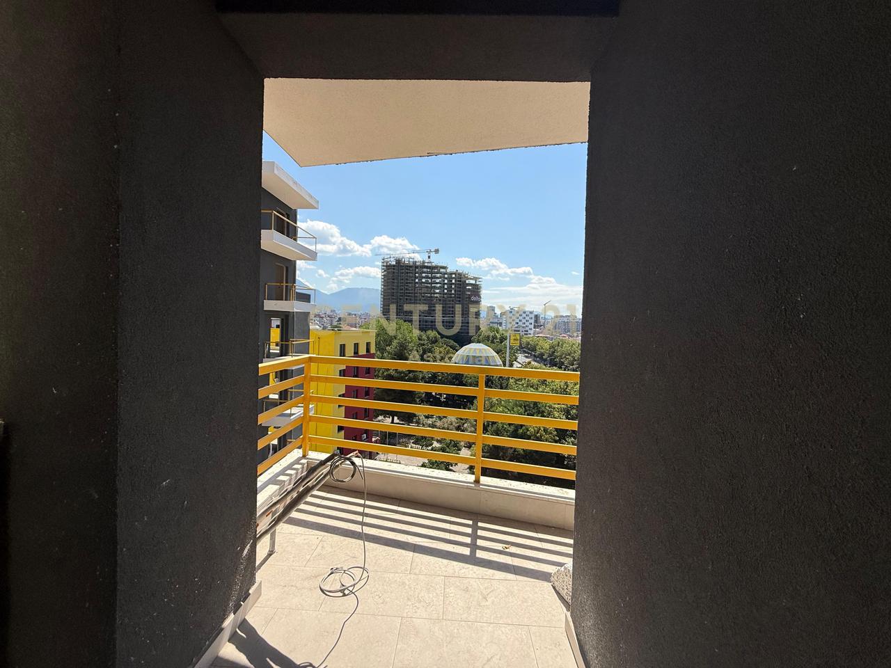 4 apartments for rent on the same floor – Dritan Hoxha Street