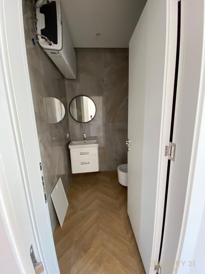 Office apartment for rent near Siri Kodra Street!