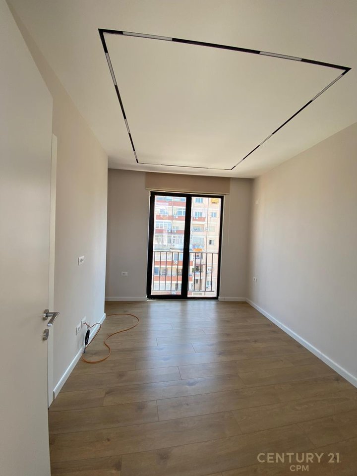 Office apartment for rent near Siri Kodra Street!