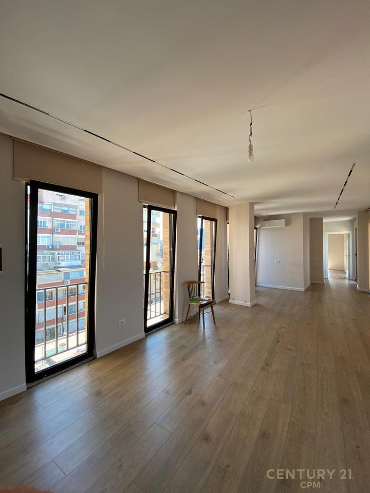 Office apartment for rent near Siri Kodra Street!