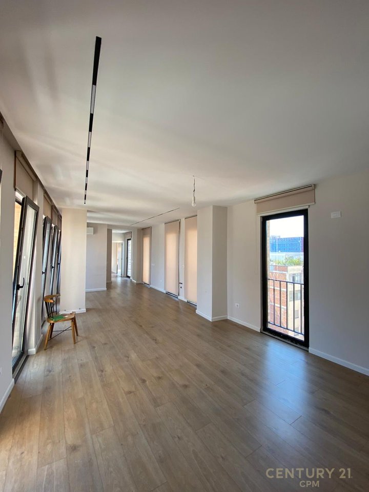 Office apartment for rent near Siri Kodra Street!