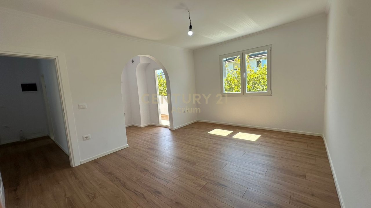 SHITET APARTAMENT 2+1 PRANE SPITALIT NENE TEREZA (Q.S.T.U)