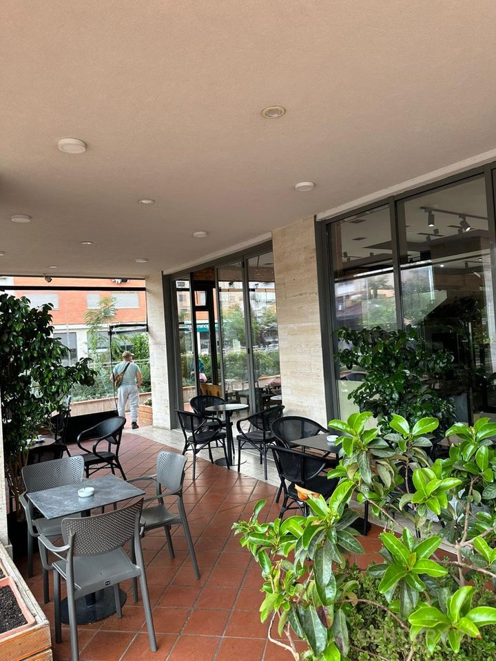 FOR RENT AT TOWER BRIDGE 3, CORNER FOR BAR-CAFE-BAKERY ETC