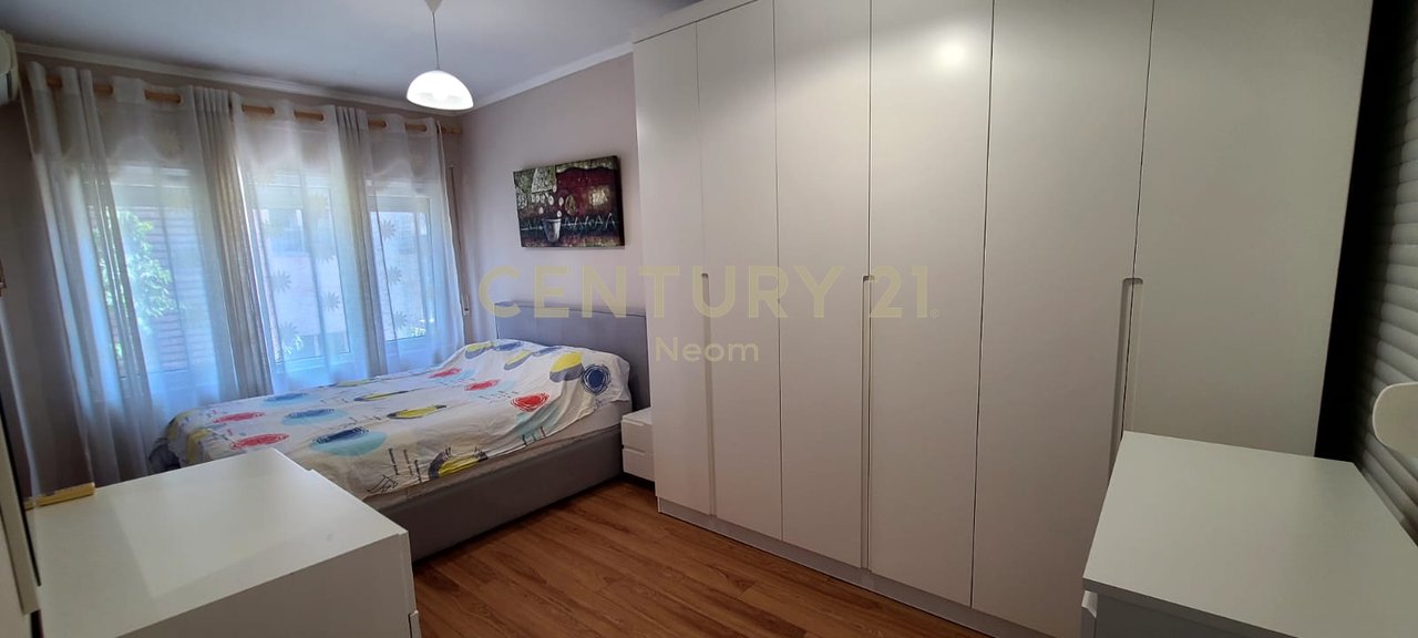 Duplex 2+1+2 për qira në Kodra e Diellit 2