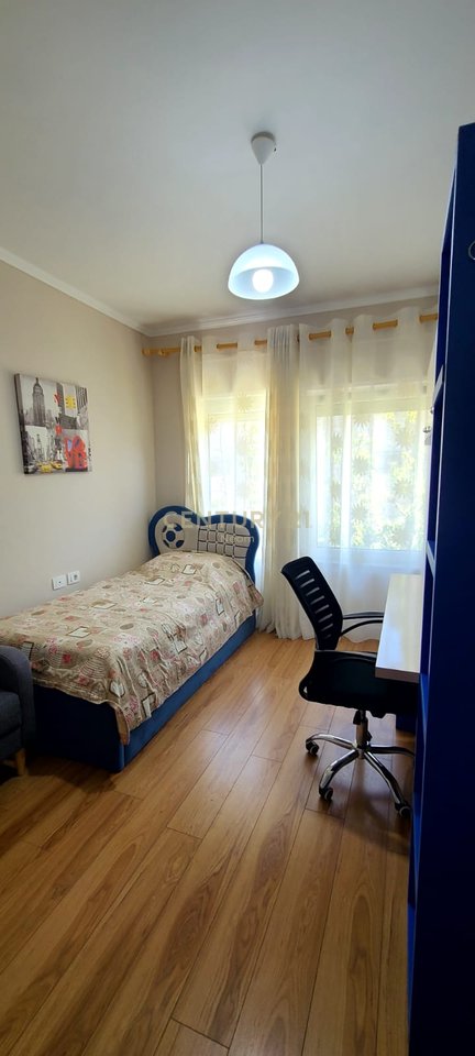 Duplex 2+1+2 për qira në Kodra e Diellit 2