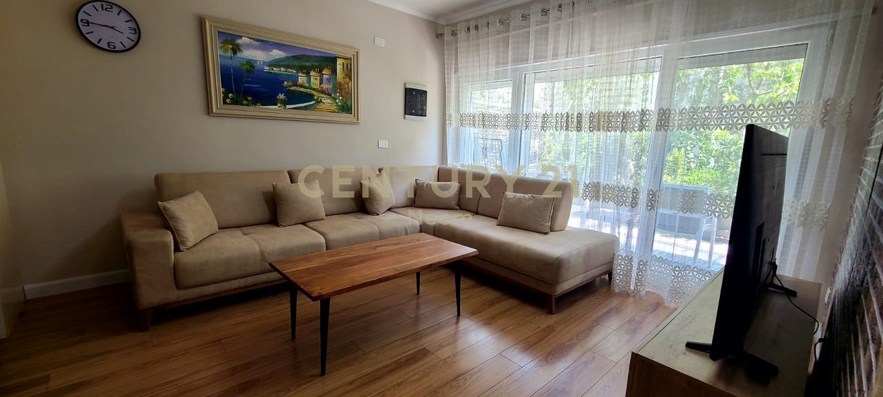 Duplex 2+1+2 për qira në Kodra e Diellit 2