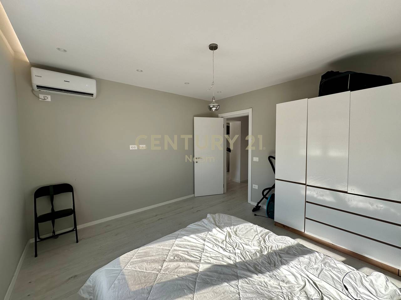 APPARTAMENTO 1+1 IN VENDITA MOLTO VICINO AL CENTRO DI TIRANA!