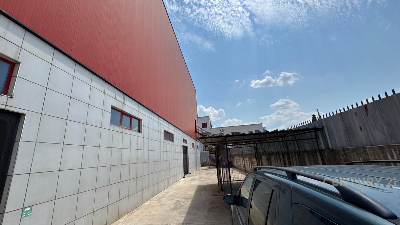 IN AFFITTO MAGAZZINO 6000M2 EDIFICIO + 11.500M2 TERRENO A VAQARR!