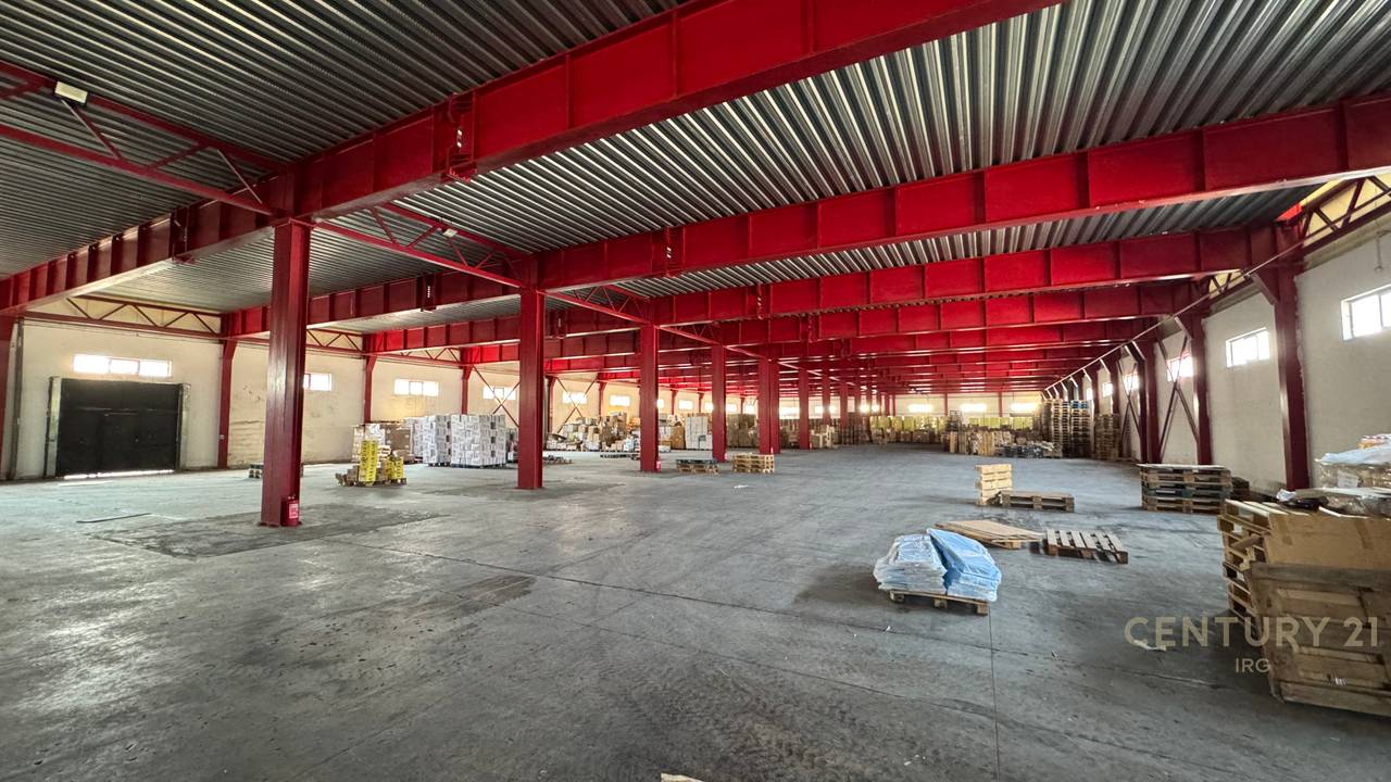 IN AFFITTO MAGAZZINO 6000M2 EDIFICIO + 11.500M2 TERRENO A VAQARR!